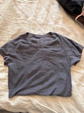 lululemon athletica Heathered Charcoal Short Sleeve Tee